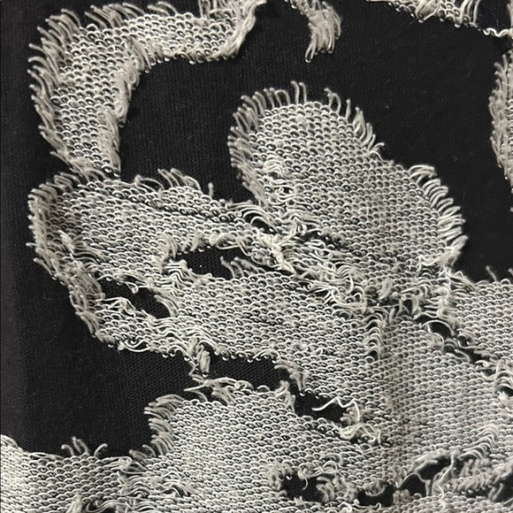 LOFT 3/4 Sleeve Black & White Floral Stitch Pattern Blouse Women's Large Top. - Picture 3 of 10